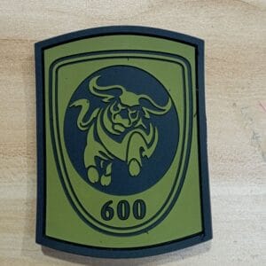 600