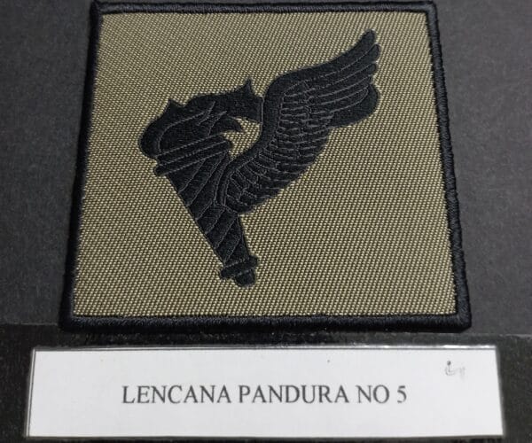 LENCANA PANDURA NO 5